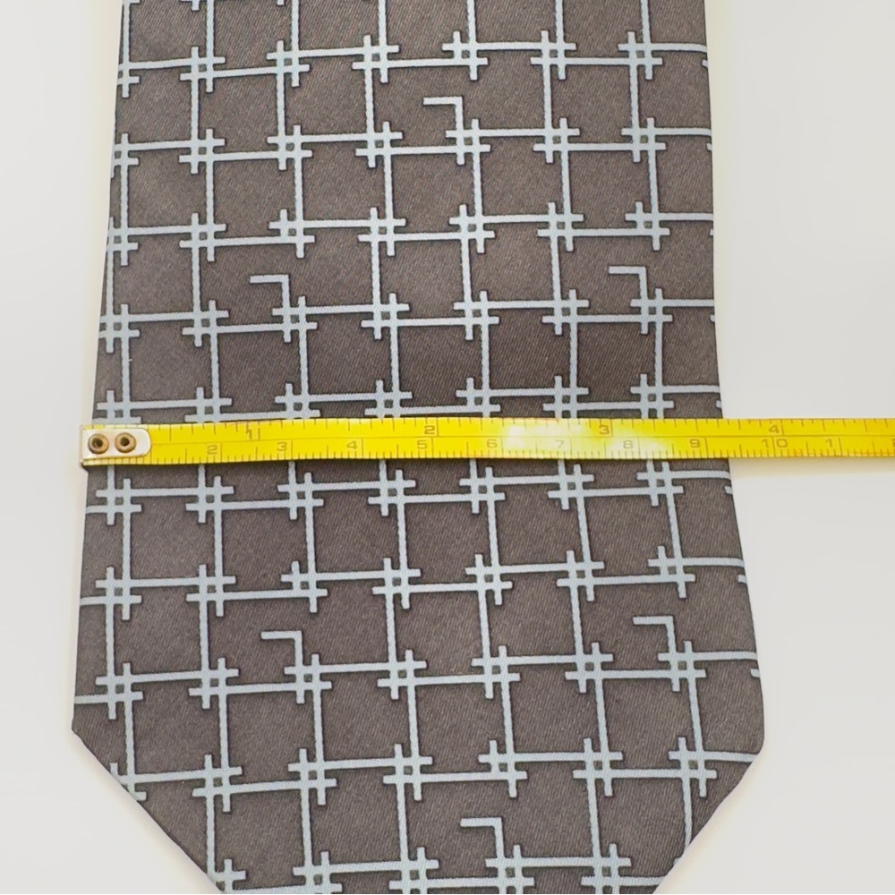 Gucci 100% Silk Dark Gray Tie with Blue Graphic Design - Picture 6 of 6
